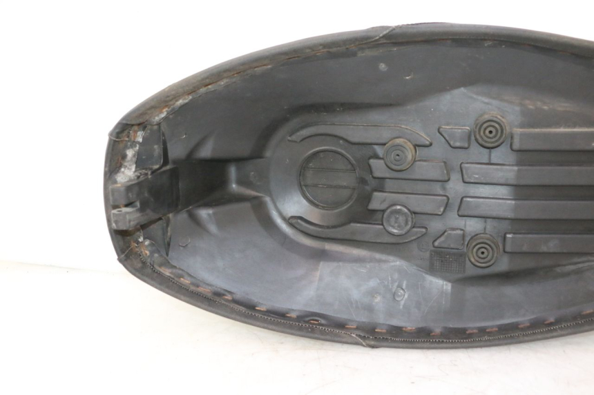 photo de SELLE MBK STUNT NAKED 50 (2004 - 2018) - Marquages et références