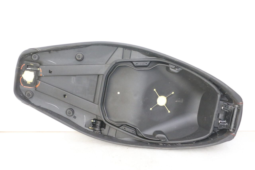 photo de SELLE APRILIA SXR 50 (2021 - 2023) - Aperçu profil