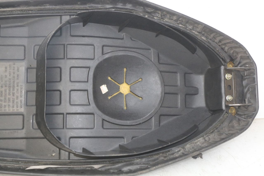 photo de SELLE SYM SYMPHONY 125 (2009 - 2015) - Points de fixation