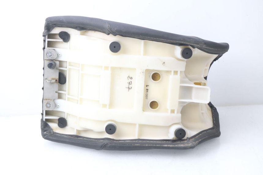 photo de SELLE YAMAHA TDM ABS 900 (2002 - 2014) - Gros plan technique