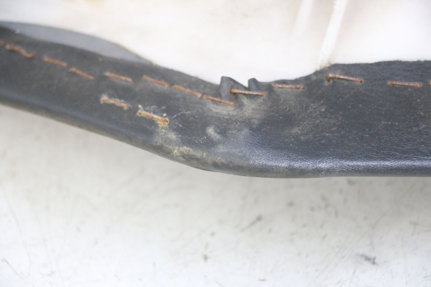 photo de SELLE YAMAHA TDR DELTABOX 125 (1997 - 2003) - Points de fixation