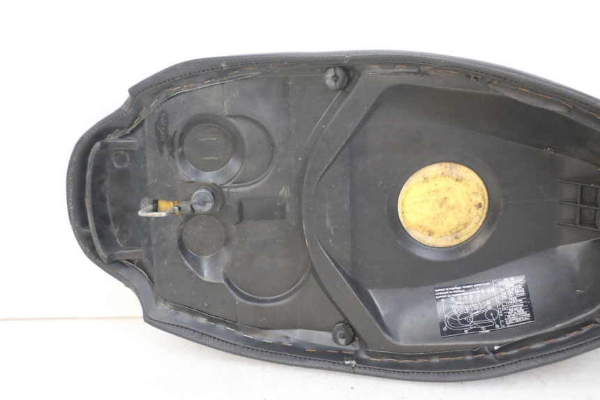 photo de SELLE PEUGEOT TKR TREKKER FURIOUS 50 (2005 - 2014) - Photo complémentaire