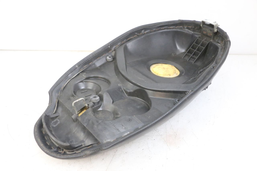 photo de SELLE PEUGEOT TKR TREKKER FURIOUS 50 (2005 - 2014) - Autre angle de vue