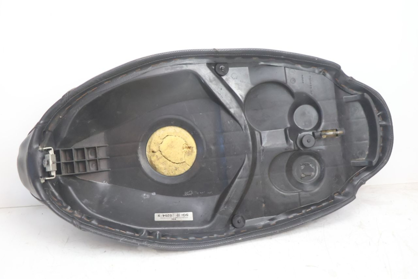photo de SELLE PEUGEOT TREKKER TKR 50 (2005 - 2014) - État de surface