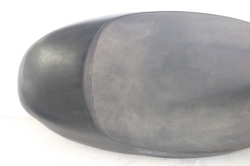 photo de SELLE PEUGEOT TREKKER 50 (1995 - 2004) - Angle alternatif
