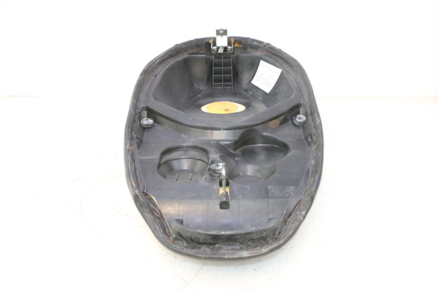 photo de SELLE PEUGEOT TREKKER 50 (1995 - 2004) - Vue d’ensemble
