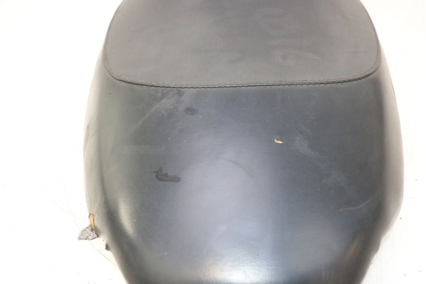 photo de SELLE PEUGEOT TREKKER 50 (1995 - 2004) - Autre angle de vue