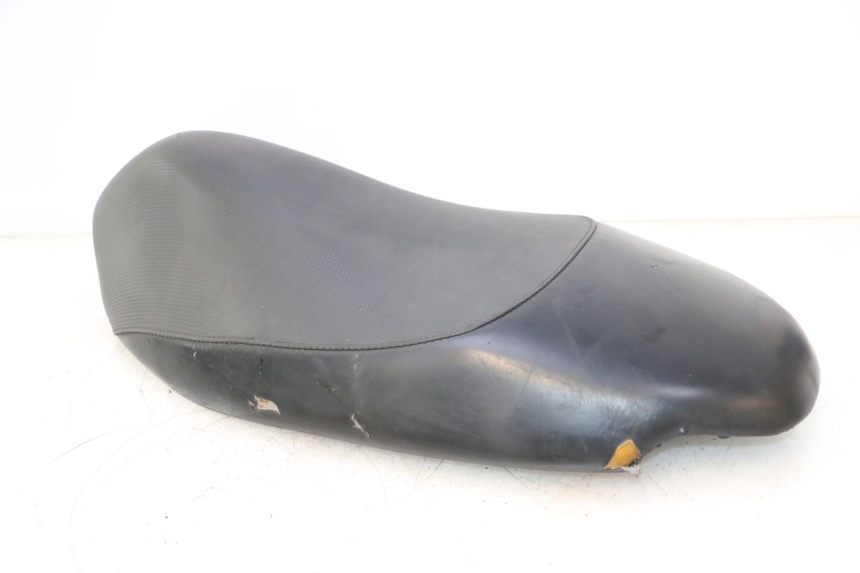 photo de SELLE PEUGEOT TREKKER 50 (1995 - 2004) - Vue d’ensemble