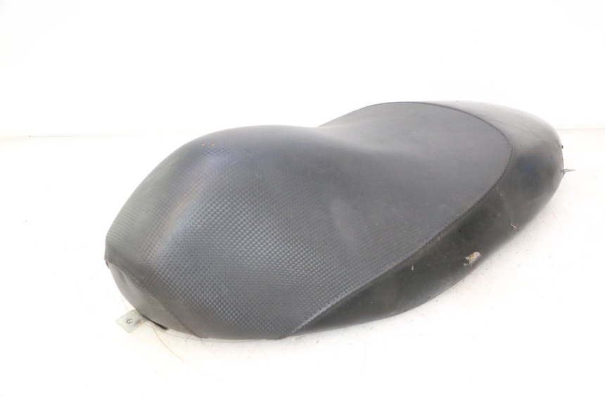 photo de SELLE PEUGEOT TREKKER 50 (1995 - 2004) - Marquages et références
