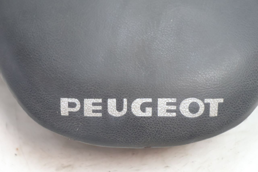 photo de SELLE PEUGEOT TREKKER 50 (1995 - 2004) - Zoom composants
