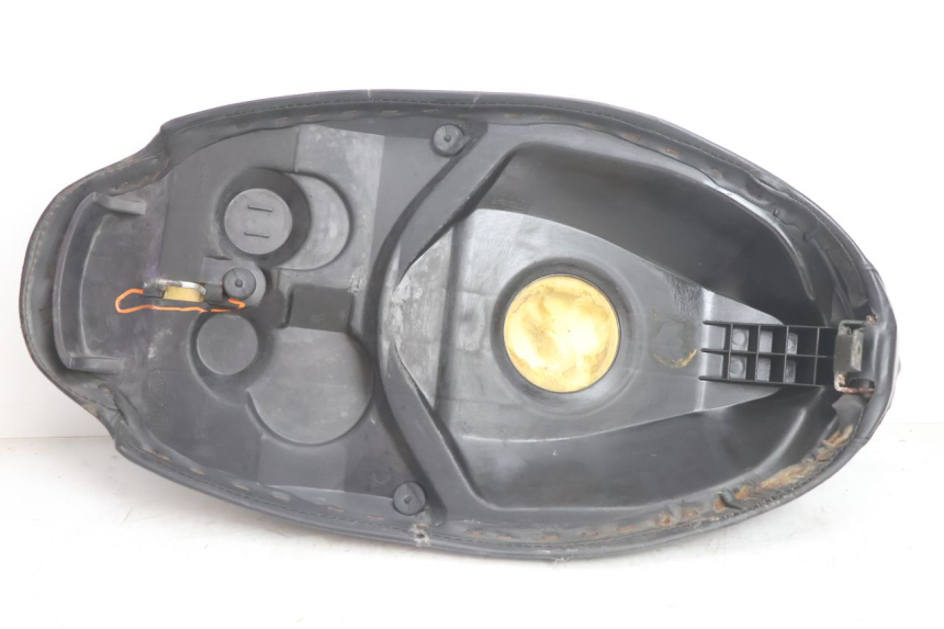 photo de SELLE PEUGEOT TREKKER 50 (1995 - 2004) - Vue rapprochée