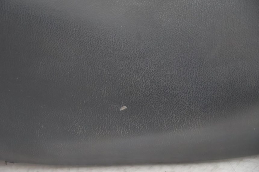 photo de SELLE PEUGEOT TREKKER 50 (1995 - 2004) - Autre angle de vue