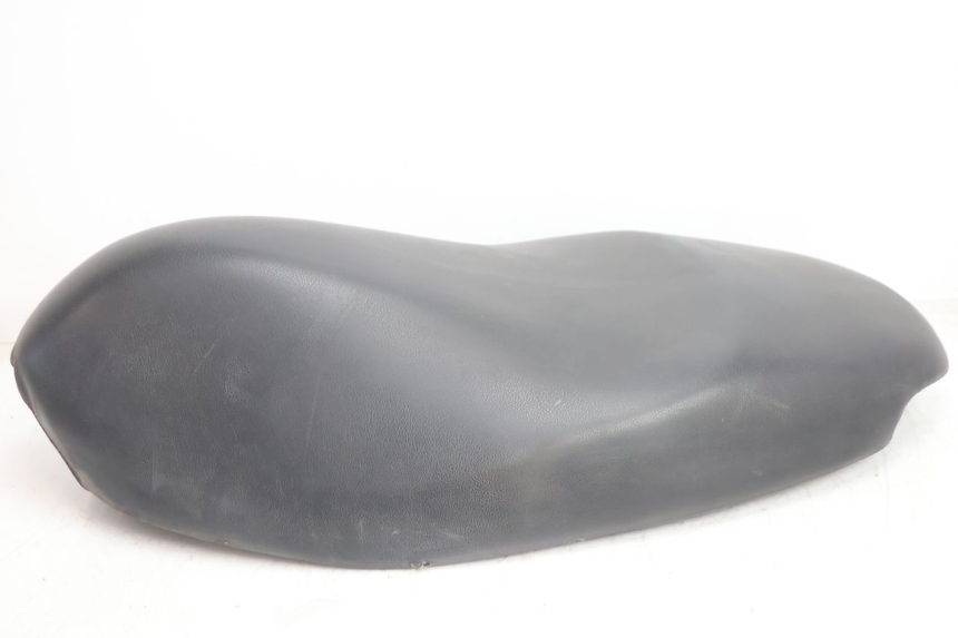photo de SELLE PEUGEOT TREKKER 50 (1995 - 2004) - Vue d’ensemble