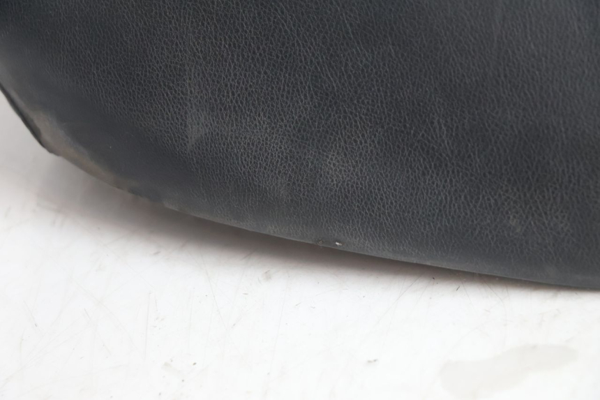 photo de SELLE PEUGEOT TREKKER 50 (1995 - 2004) - État de surface