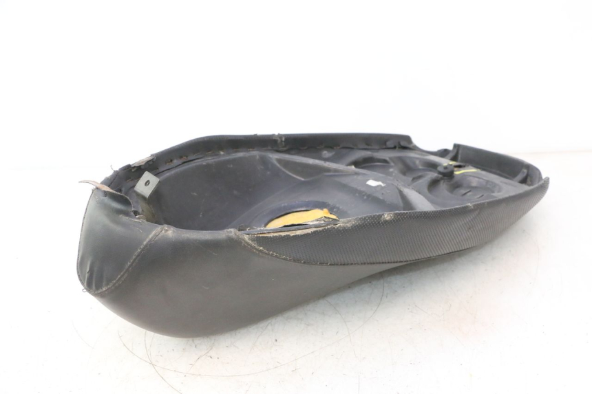 photo de SELLE PEUGEOT TREKKER 50 (1995 - 2004) - Zoom composants