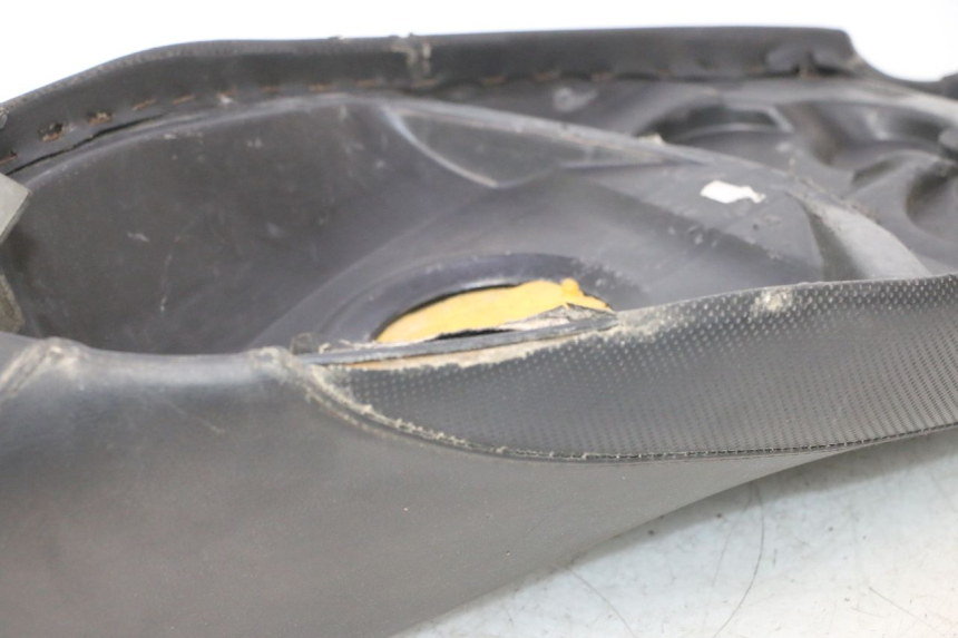 photo de SELLE PEUGEOT TREKKER 50 (1995 - 2004) - Vue rapprochée