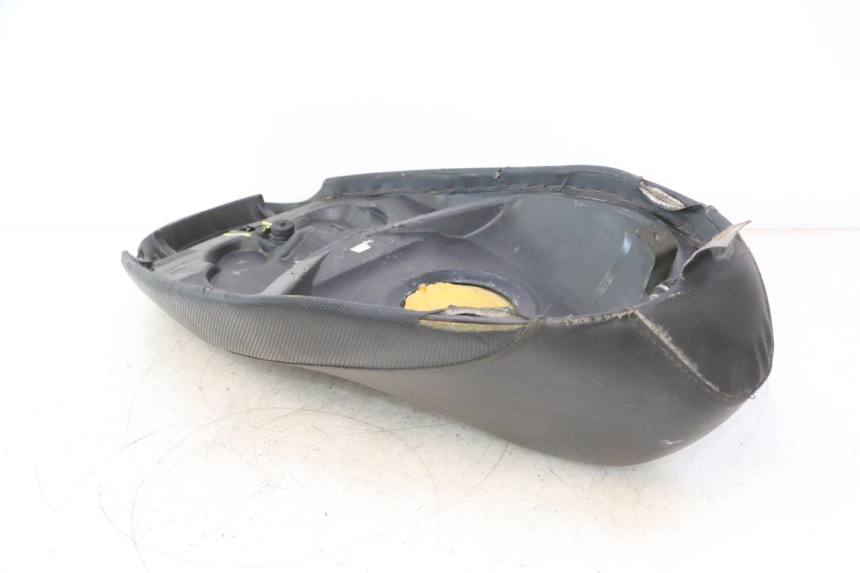 photo de SELLE PEUGEOT TREKKER 50 (1995 - 2004) - Photo complémentaire