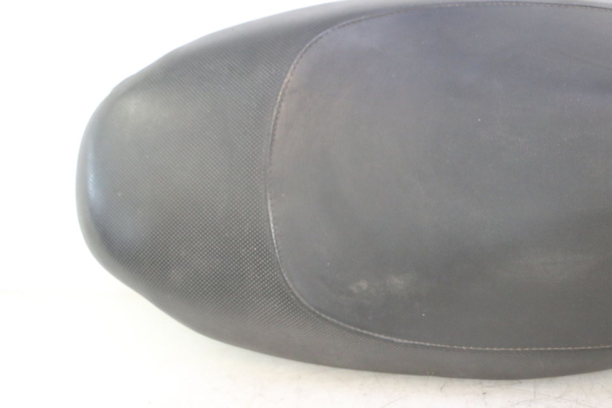 photo de SELLE PEUGEOT TREKKER 50 (1995 - 2004) - Zoom état d’usage