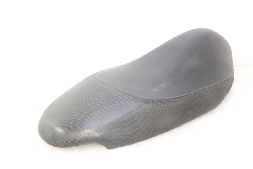 photo de SELLE PEUGEOT TREKKER 50 (1995 - 2004) - Marquages et références