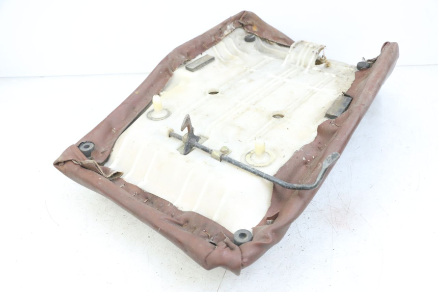 photo de SELLE HONDA TRX 300 (1988 - 2000) - Gros plan technique