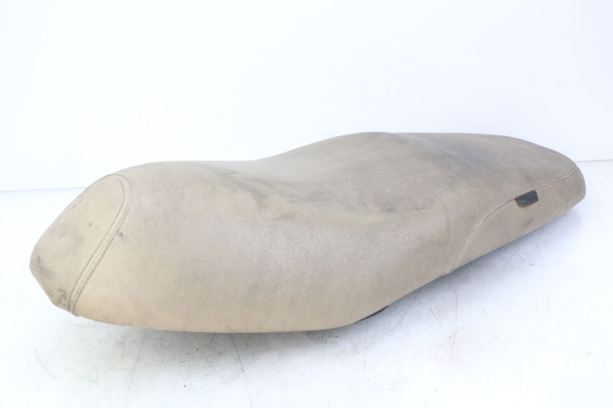 photo de SELLE PEUGEOT TWEET 4T 50 (2010 - 2014) - Gros plan technique