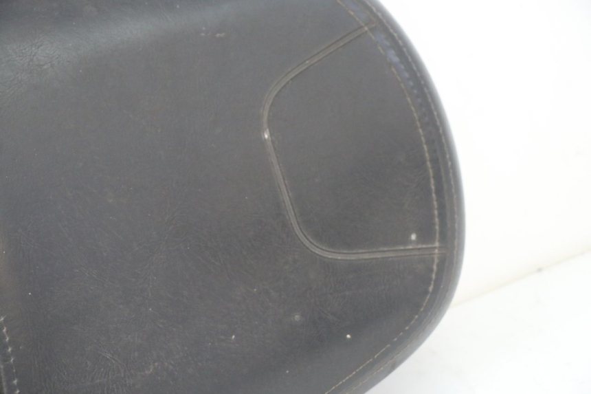 photo de SELLE PEUGEOT TWEET 4T 50 (2014 - 2019) - Gros plan technique