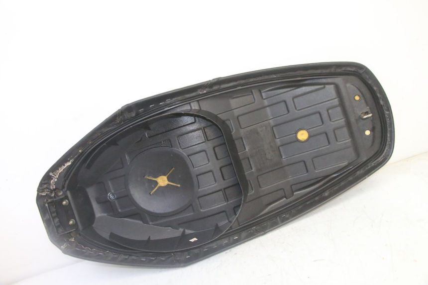 photo de SELLE PEUGEOT TWEET 4T 50 (2018 - 2022) - Points de fixation