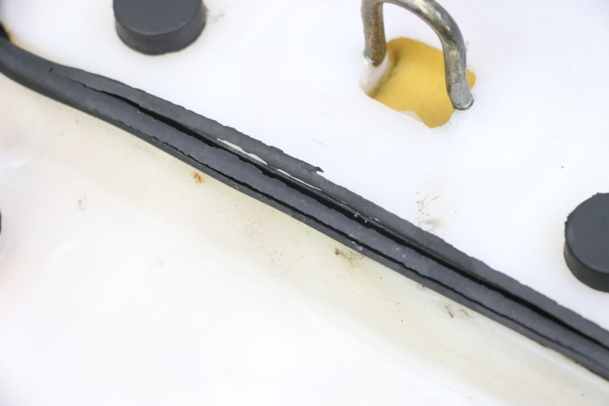 photo de SELLE UNIVERSAL BIKE ZN50QT-11B 50 (2018 - 2021) - Points de fixation