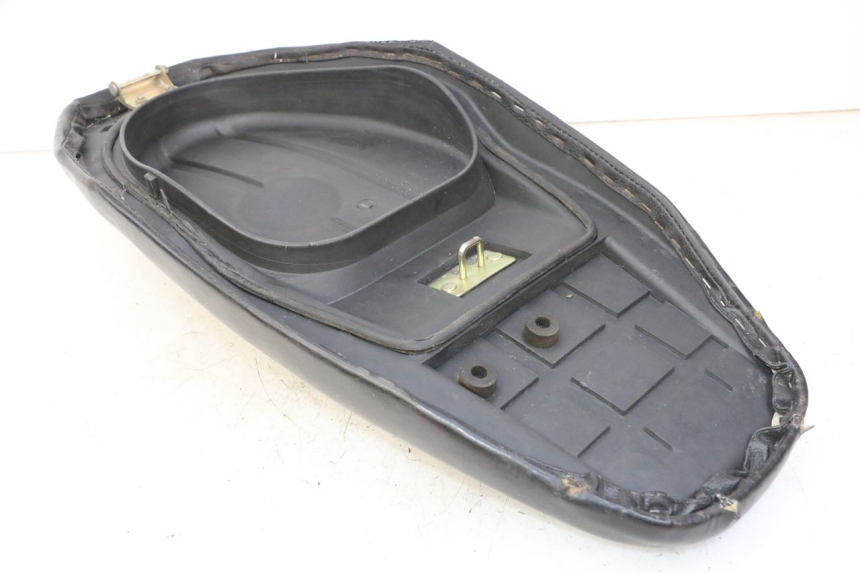 photo de SELLE PEUGEOT V-CLIC VCLIC 50 (2007 - 2013) - Autre angle de vue