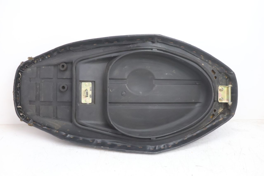 photo de SELLE PEUGEOT V-CLIC VCLIC 50 (2007 - 2013) - Vue rapprochée