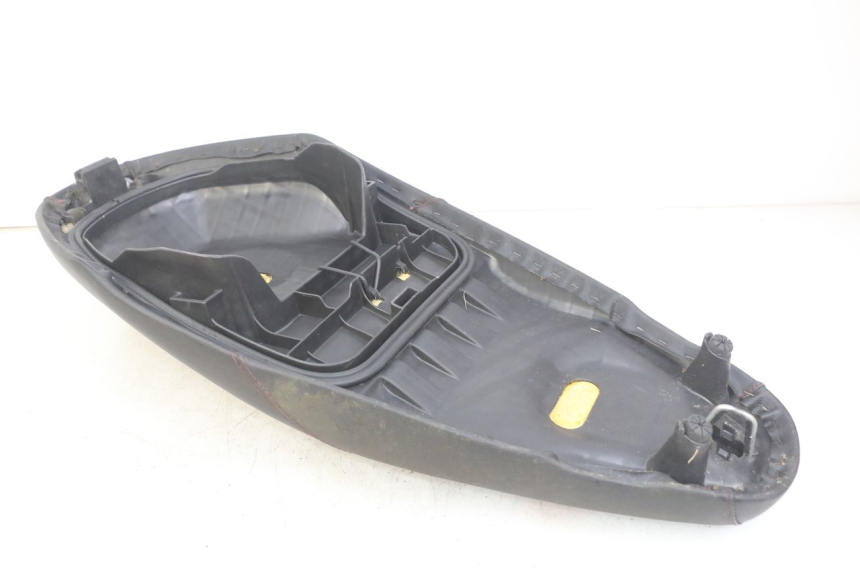 photo de SELLE HONDA VISION NSC R 50 (2013 - 2015) - Détail de la pièce