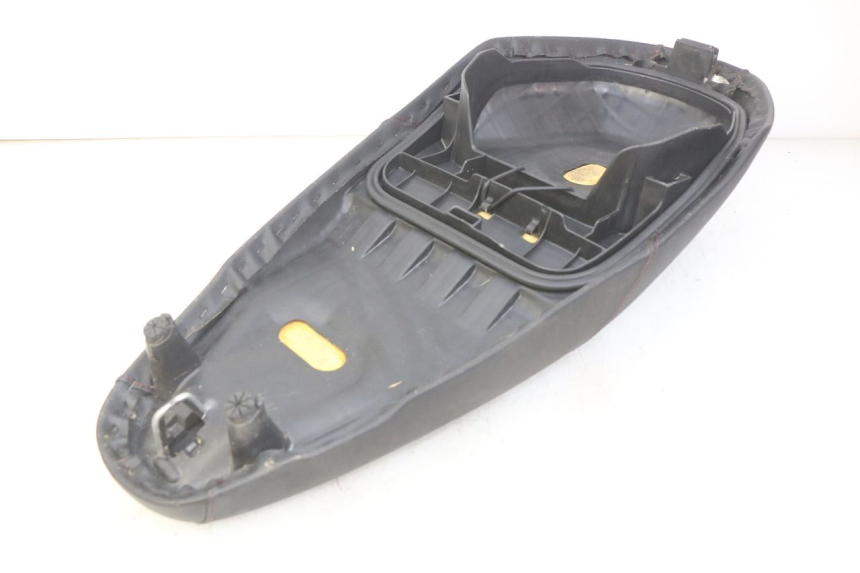 photo de SELLE HONDA VISION NSC R 50 (2013 - 2015) - Gros plan technique