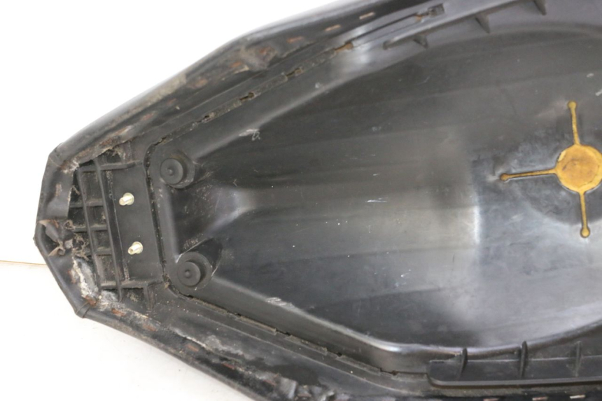 photo de SELLE PEUGEOT VIVACITY NEW 2T 50 (2008 - 2017) - Points de fixation