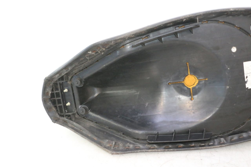 photo de SELLE PEUGEOT VIVACITY NEW 2T 50 (2008 - 2017) - Vue rapprochée
