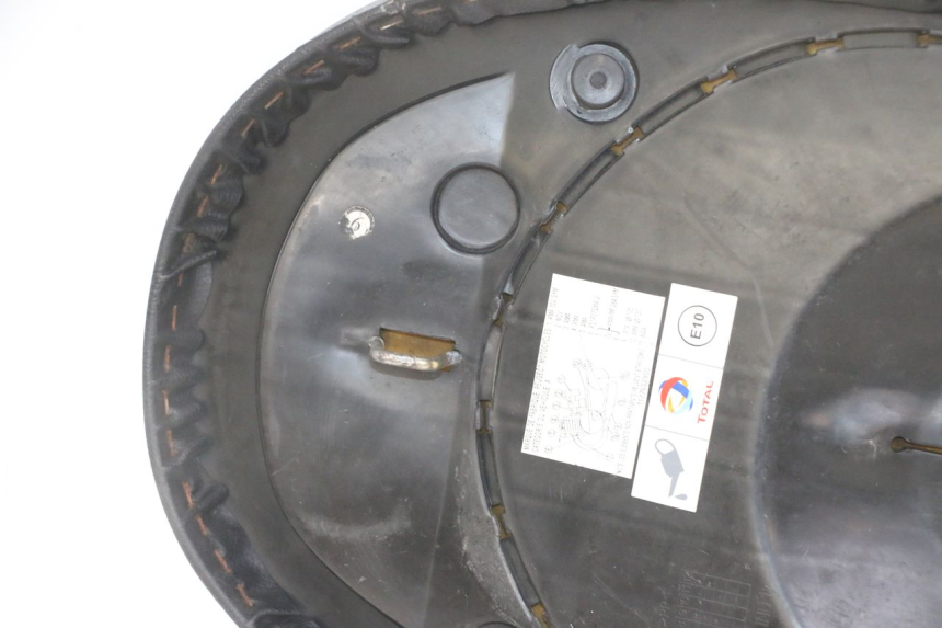 photo de SELLE PEUGEOT VIVACITY NEW 4T 50 (2008 - 2017) - Angle alternatif