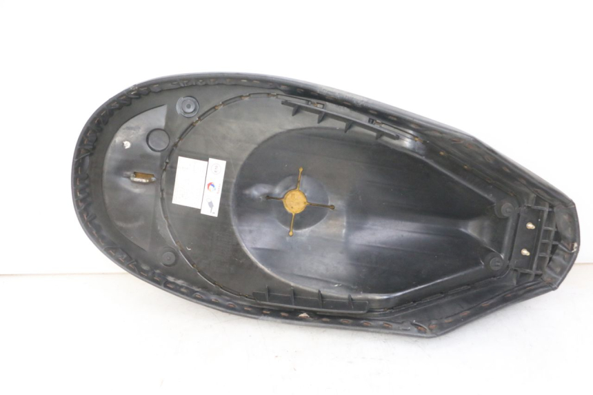 photo de SELLE PEUGEOT VIVACITY NEW 4T 50 (2008 - 2017) - Zoom qualité