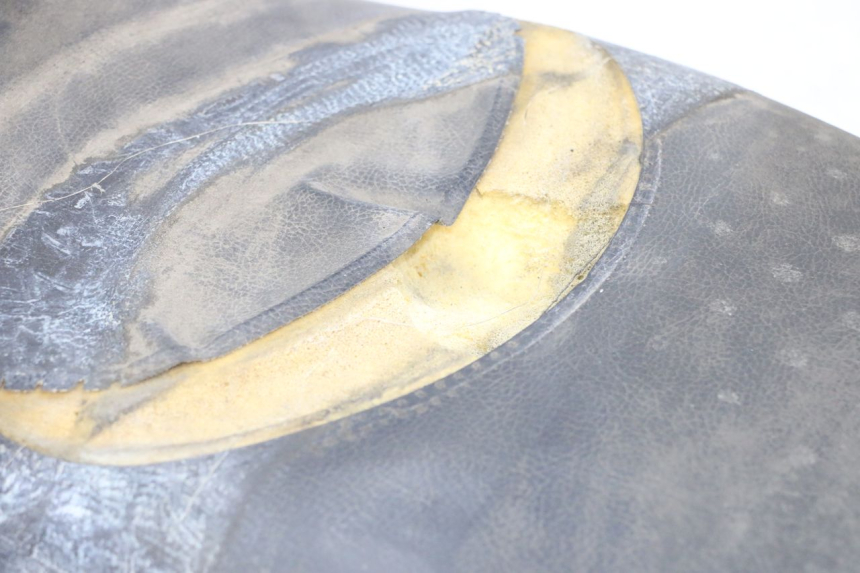 photo de SELLE PEUGEOT VIVACITY NEW 4T 50 (2008 - 2017) - État de surface