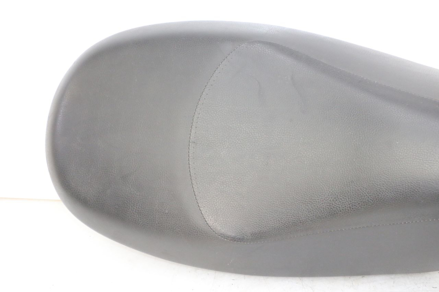 photo de SELLE PEUGEOT VIVACITY NEW 4T 50 (2008 - 2017) - Photo complémentaire