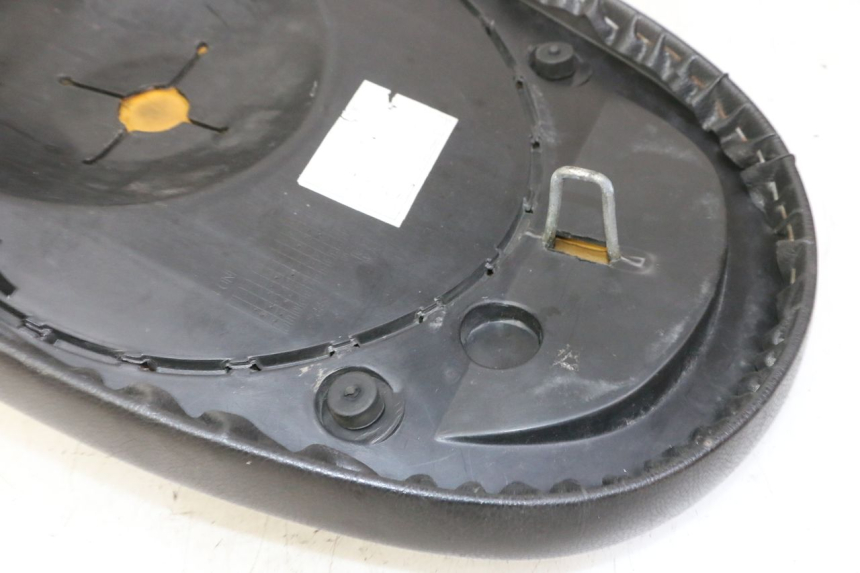 photo de SELLE PEUGEOT VIVACITY NEW 4T 50 (2008 - 2017) - Points de fixation