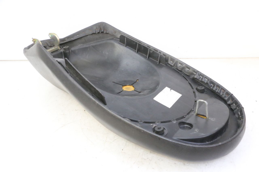 photo de SELLE PEUGEOT VIVACITY NEW 4T 50 (2008 - 2017) - État de surface