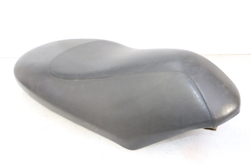 photo de SELLE PEUGEOT VIVACITY NEW 4T 50 (2008 - 2017) - Vue rapprochée