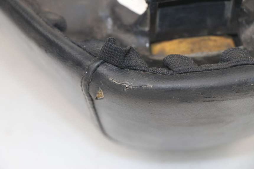 photo de SELLE PEUGEOT VIVACITY 50 (1998 - 2003) - Vue rapprochée