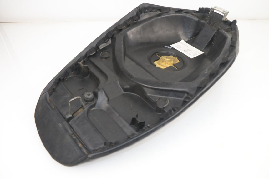 photo de SELLE PEUGEOT VIVACITY 50 (1998 - 2003) - Inspection visuelle