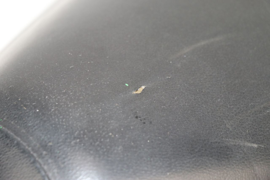 photo de SELLE PEUGEOT VIVACITY 50 (1998 - 2003) - État de surface