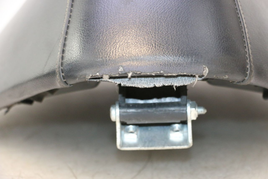 photo de SELLE PEUGEOT VIVACITY 50 (2004 - 2009) - Photo complémentaire