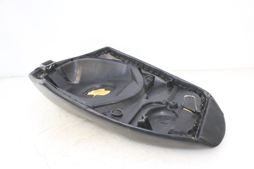 photo de SELLE PEUGEOT VIVACITY 50 (2004 - 2009) - Zoom état d’usage
