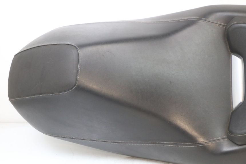 photo de SELLE YAMAHA XMAX X-MAX ABS 125 (2017 - 2020) - Détail de la pièce