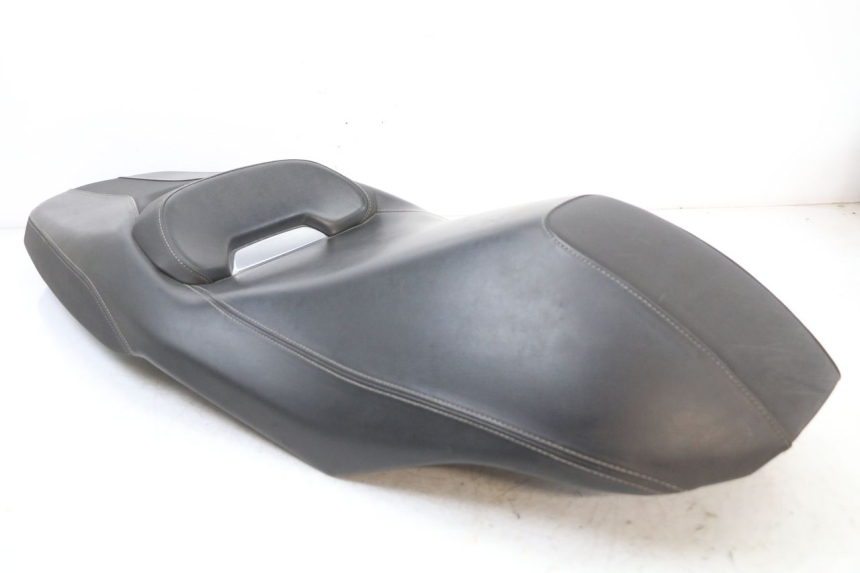 photo de SELLE YAMAHA XMAX X-MAX ABS 125 (2017 - 2020) - Autre angle de vue