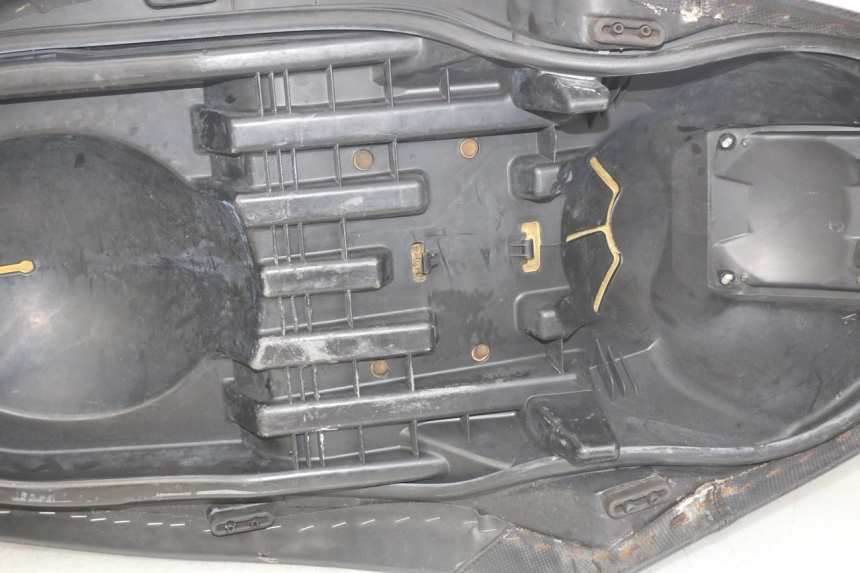 photo de SELLE YAMAHA X-MAX XMAX 250 (2006 - 2009) - Photo complémentaire