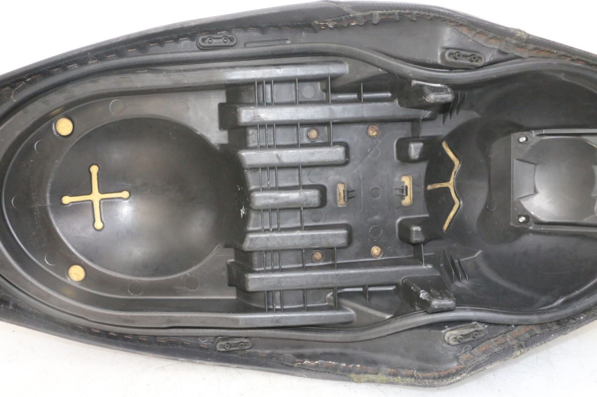 photo de SELLE YAMAHA XMAX X-MAX 125 (2006 - 2009) - Photo complémentaire